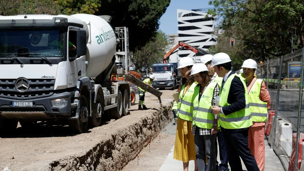 La céntrica calle Hilera se cierra ya al tráfico por las obras del metro de Málaga