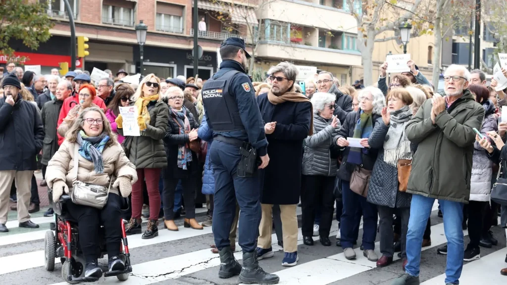 Nueva protesta en defensa de Muface en Zaragoza: «No es un privilegio, es un derecho» – Heraldo.es